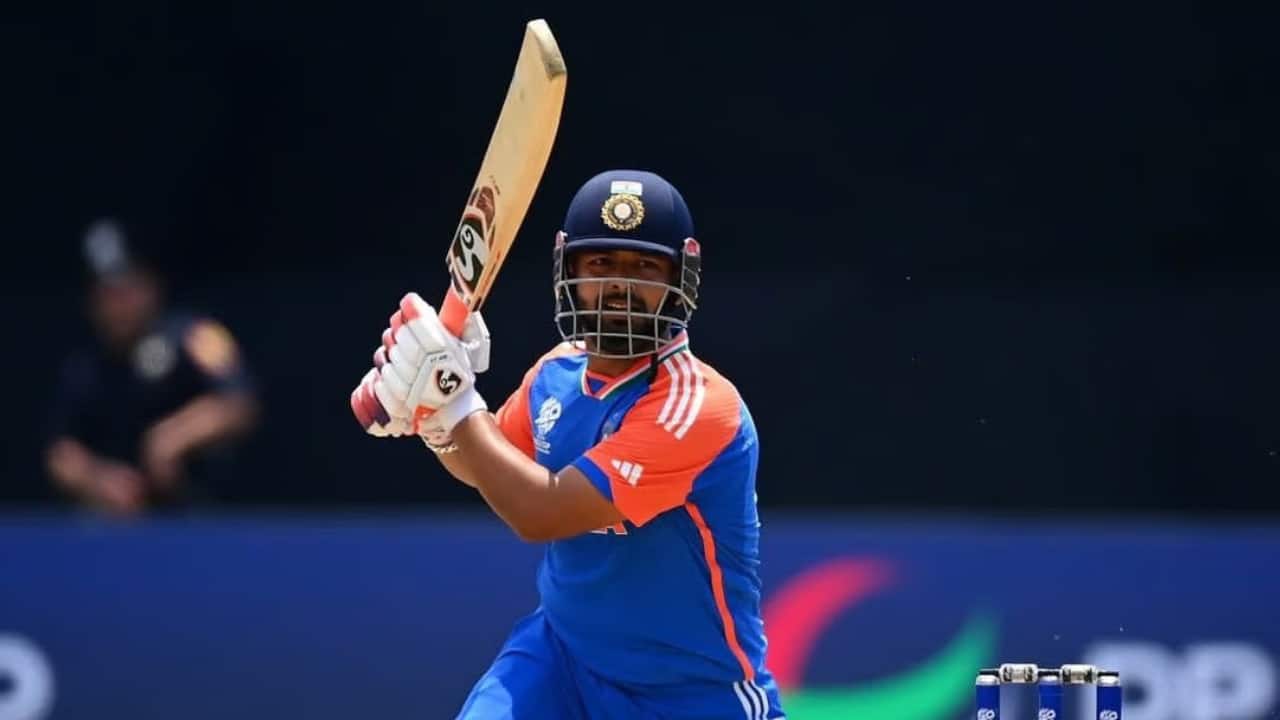 Rishabh Pant playing for India in T20 WC