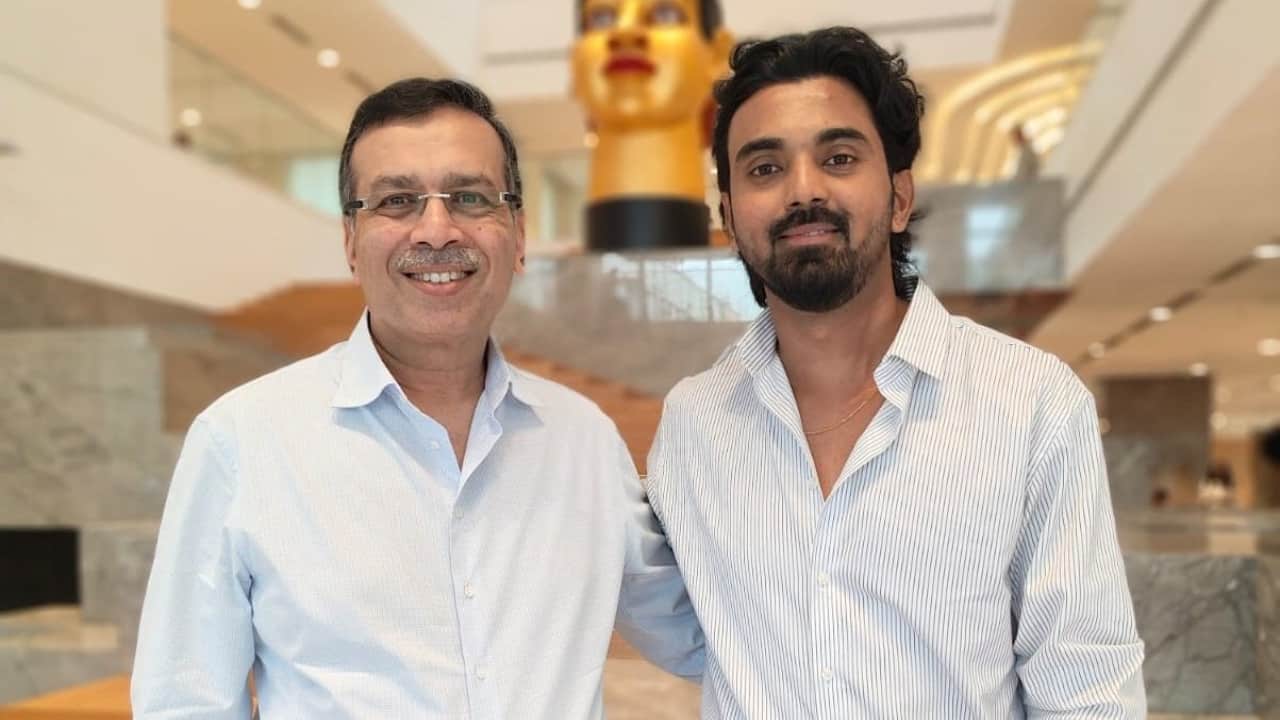 KL Rahul recently met with Sanjiv Goenka in Kolkata
