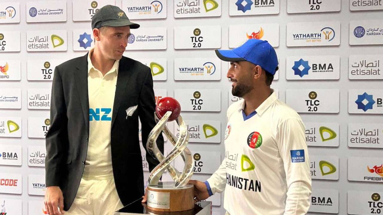Tim Southee and Hashmatullah Shahidi