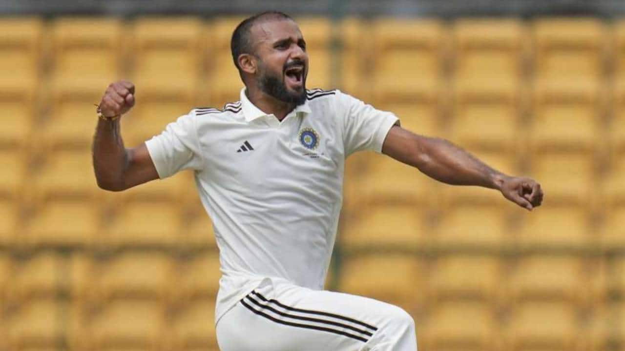 Akash Deep bowling in a Duleep Trophy match