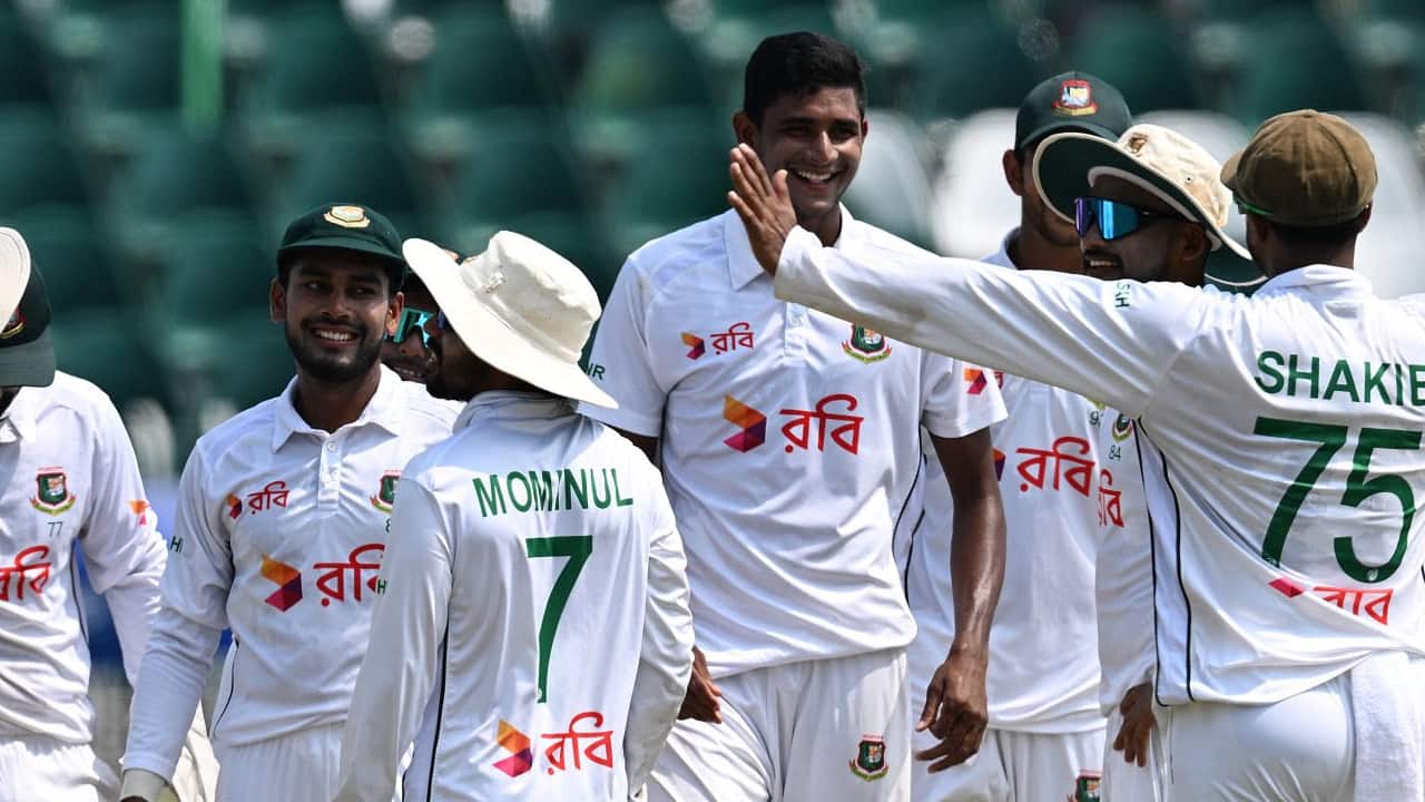 Bangladesh team celebrating a wicket against Pakistan