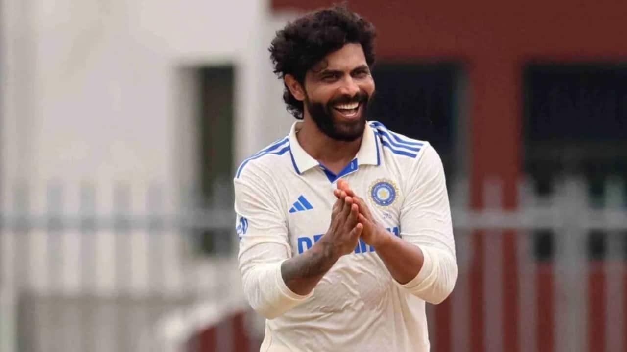 Jadeja bowling during a Test match