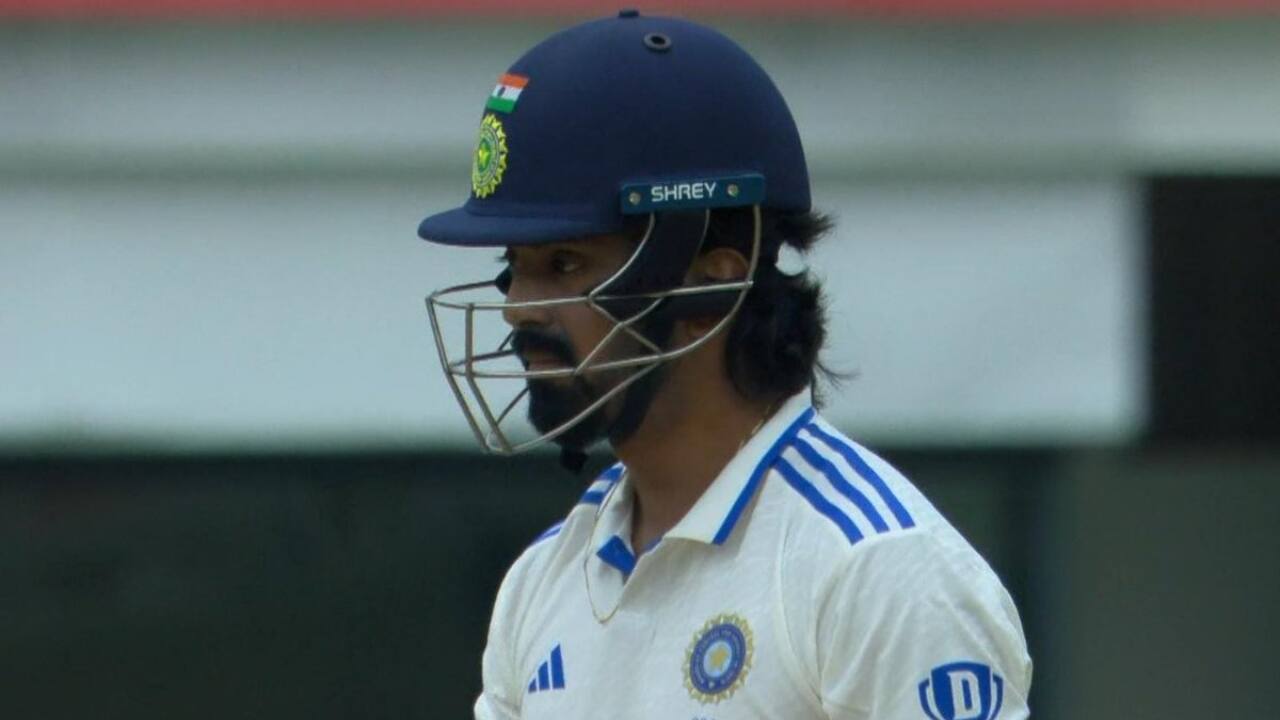Rahul batting against Bangladesh