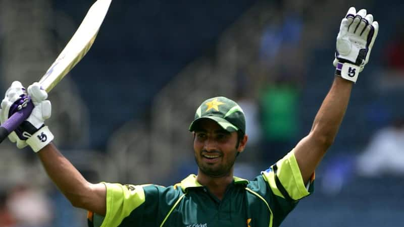 Imran Nazir scoring an ODI ton