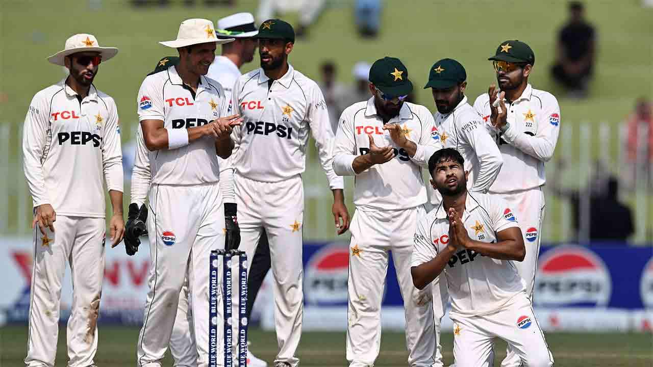 Pakistan cricket Team during a Test match