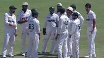 PAK vs BAN 2nd Test: Azhar Mahmood Guides Khurram Shahzad in Pitching the Ball
