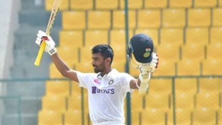 Duleep Trophy abhimanyu easwaran hit century anshul take fifer in india b vs india c match