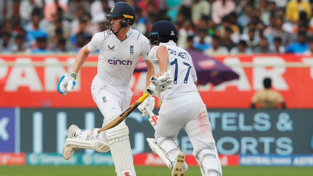 Crawley and Duckett batting during a Test match