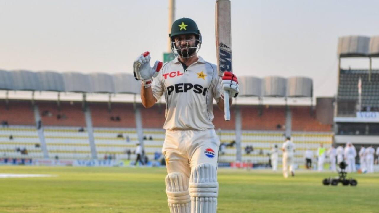 Ghulam batting during a Test match