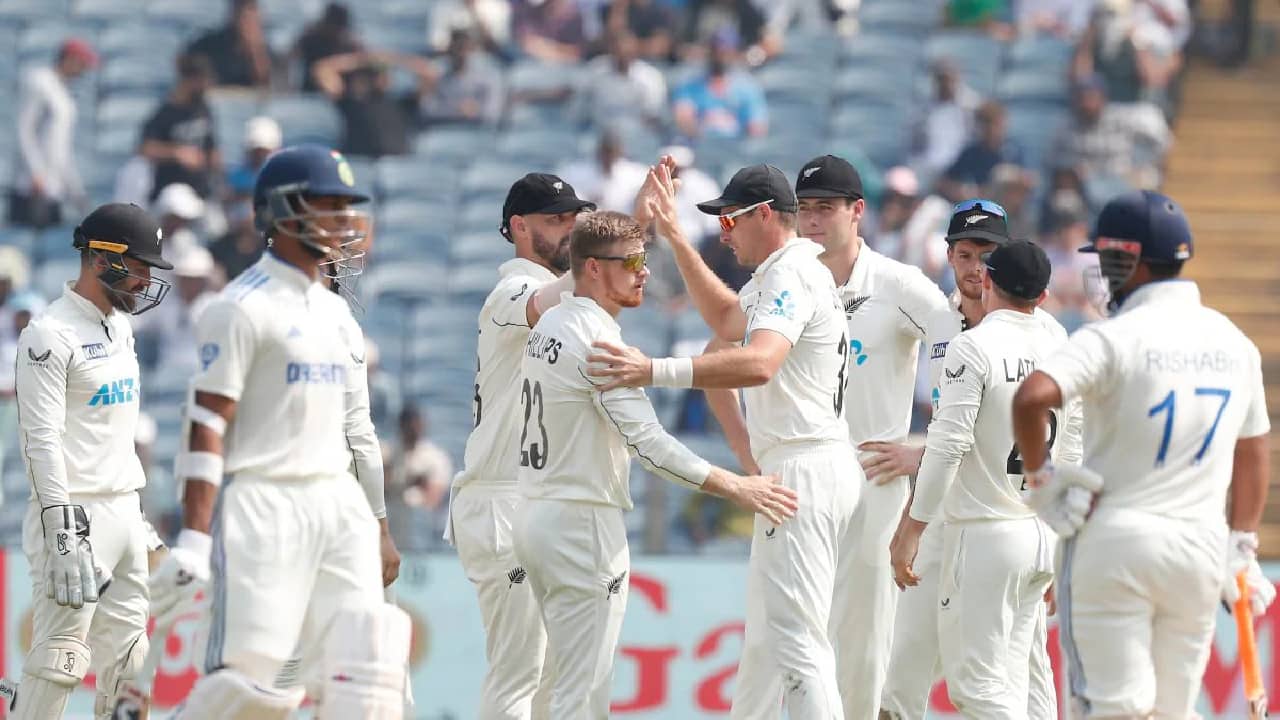 New Zealand team during the match against India