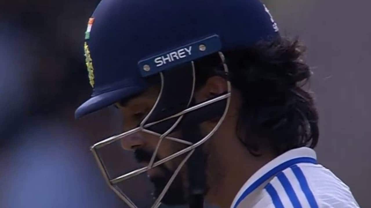 Rahul batting against New Zealand