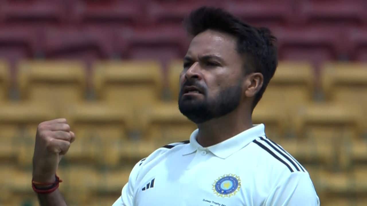 Mukesh bowling in a Duleep Trophy match