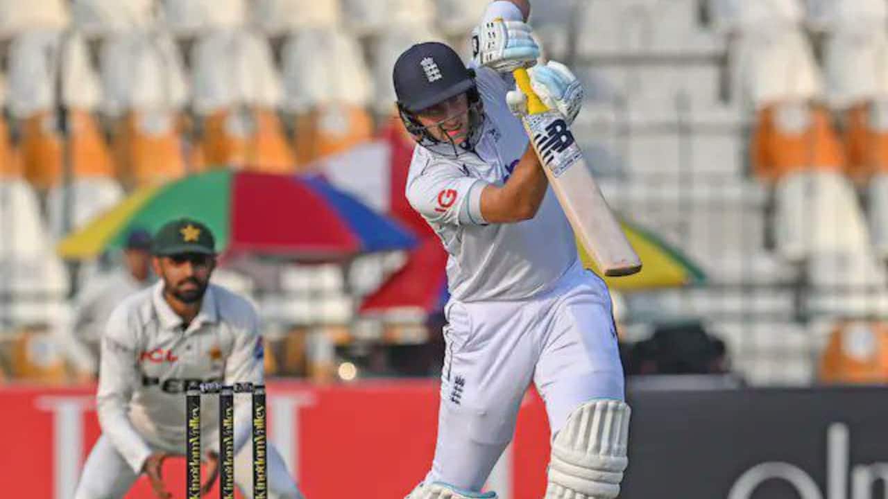 Root batting against Pakistan in Multan