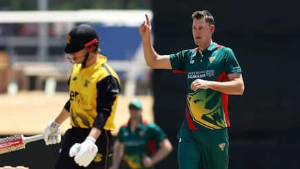 westerna Australia lost 8 wickets in 1 run against Tasmania