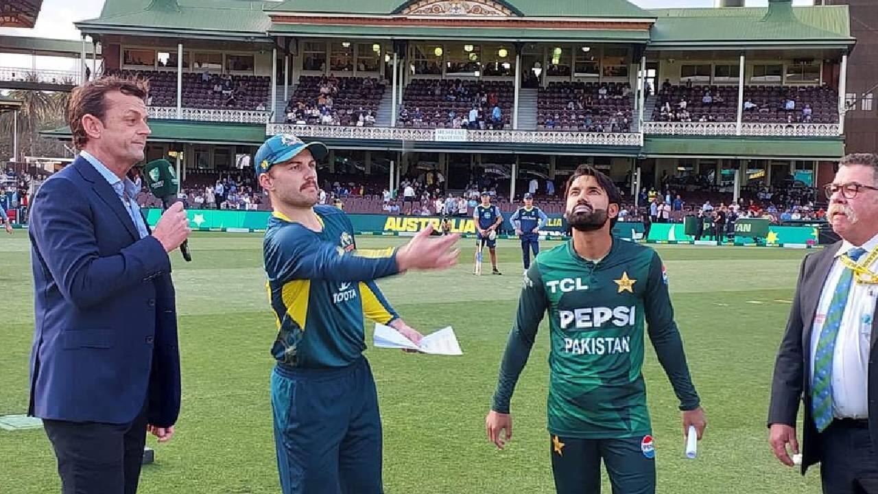 AUS VS PAK