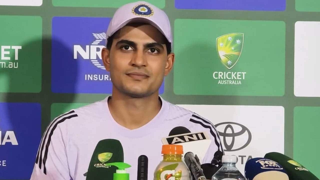 Gill at the press-conference