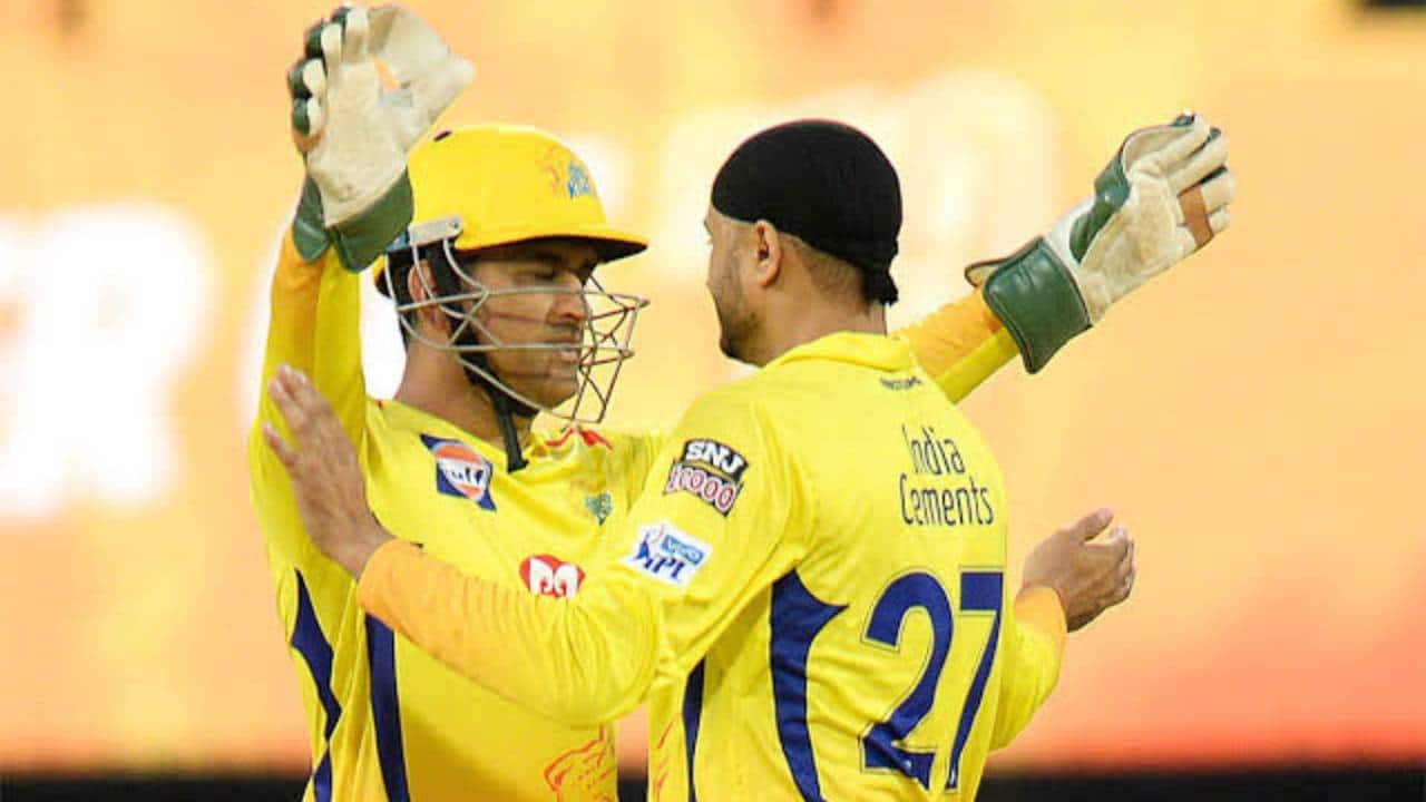 Harbhajan Singh and MS Dhoni