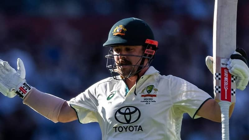 Head batting during a Test match