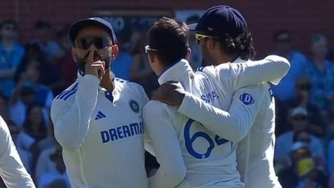 Virat Kohli shushes crowd