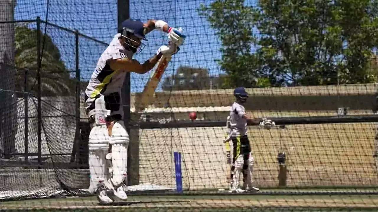 Virat and Gill practicing in the nets