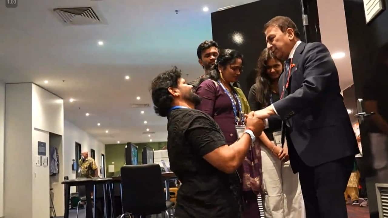 Sunil Gavaskar Meet Nitish Reddy Father