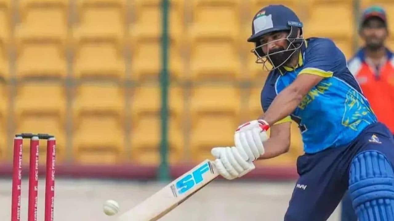Shami batting during a Vijay Hazare Trophy match