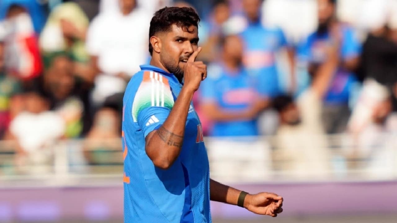 हैरान करने वाले हैं डेब्यू पर हर्षित राणा के आंकड़े, आसपास नहीं है कोई गेंदबाज