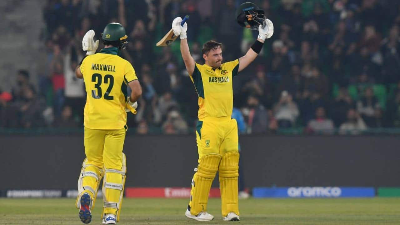 Josh Inglis and Alex Carey nullify Ben Duckett's historic ton as Australia beat England by 5 wickets