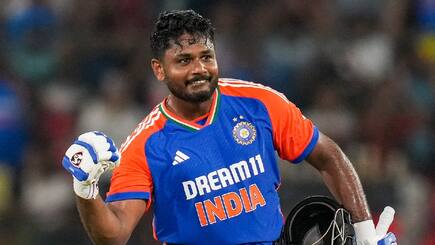 Sanju Samson undergoes finger surgery expected to play ipl 2025