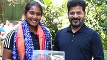 T20 वर्ल्ड कप विनर गोंगाडी त्रिशा को तेलंगाना के CM ने किया सम्मानित, ईनाम में दिए 1 करोड़ रुपये
