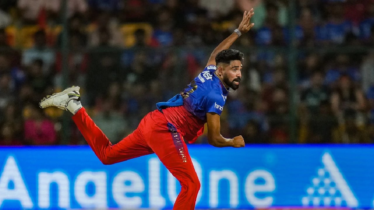 Mohammed-Siraj-rcb-bowling