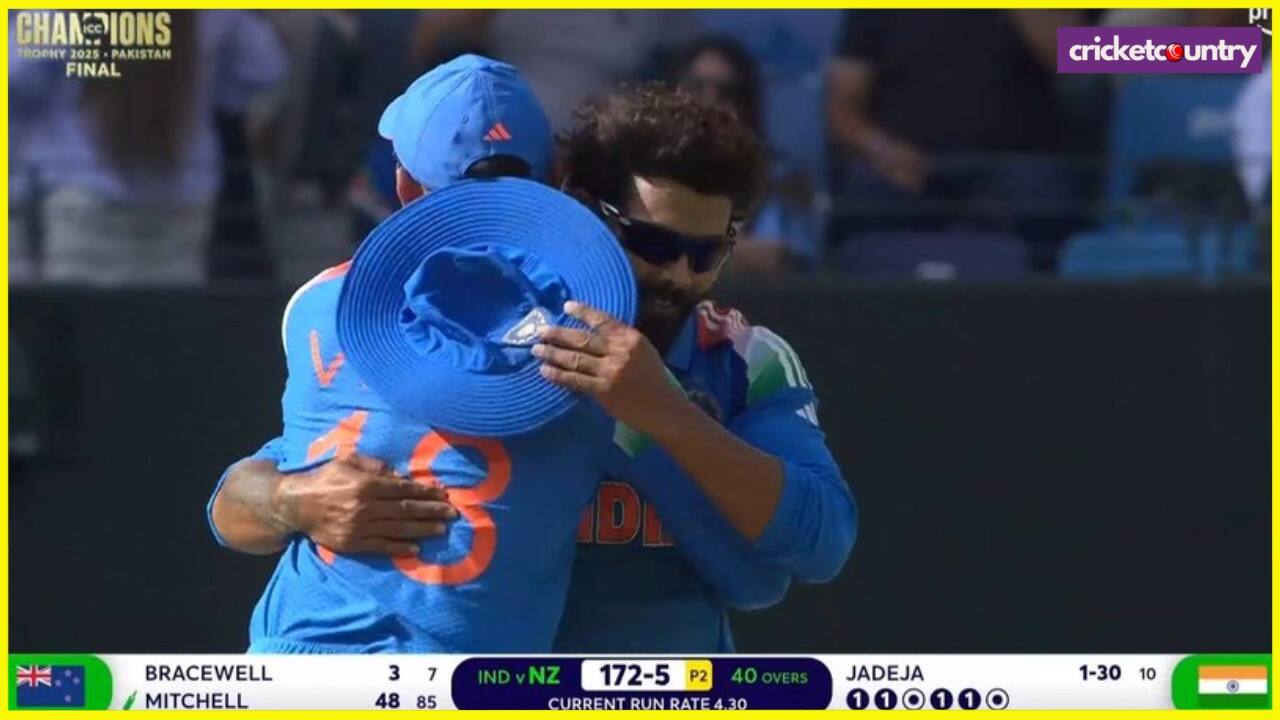 Ravindra Jadeja Hugged Virat Kohli