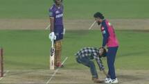 IPL 2025: 'पैसे देकर...', फैन द्वारा पैर छुए जाने के बाद रियान पराग सोशल मीडिया पर हुए बुरी तरह ट्रोल