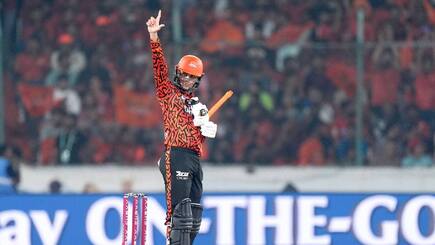 Matthew Hayden become fan of abhishek sharma praised him after his century agaisnt punjab kings