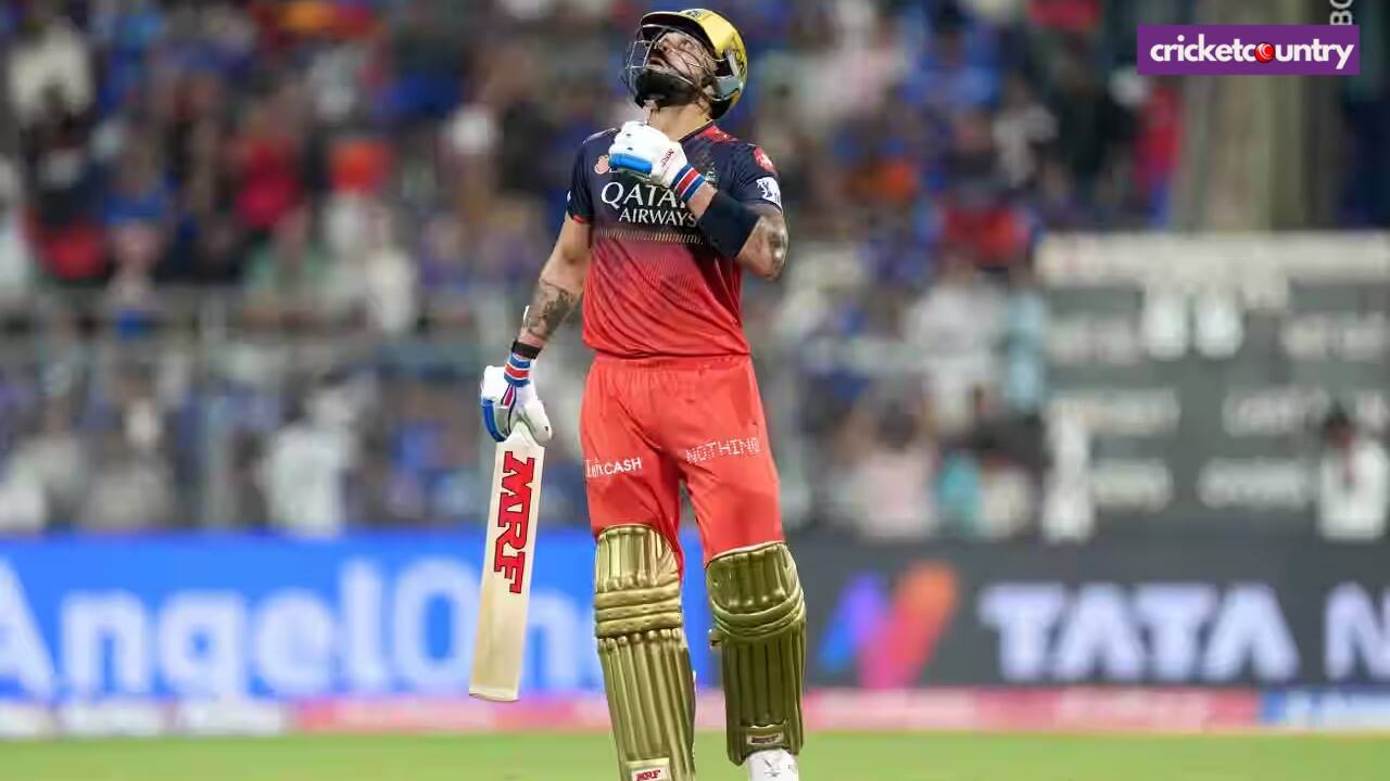Virat Kohli completes 900 runs in ipl against MI