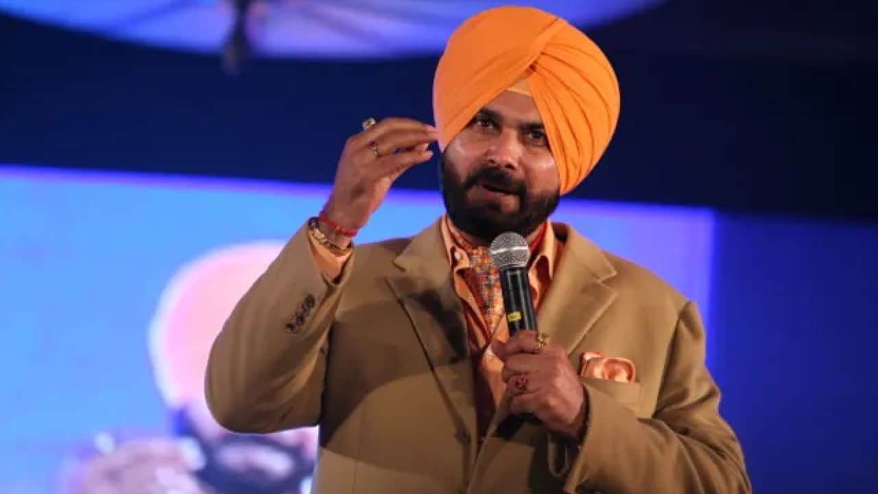 Navjot Singh Sidhu Navjot Singh Sidhu THROWN out of IPL 2025? Star cricketer reveals the truth