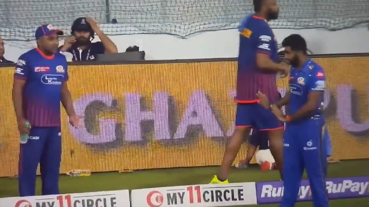 Jasprit Bumrah does not agree with something that Mahela Jayawardene was telling him