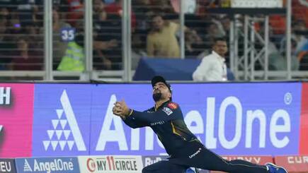 Rashid khan take stunning catch of travis head everyone shocked video goes viral