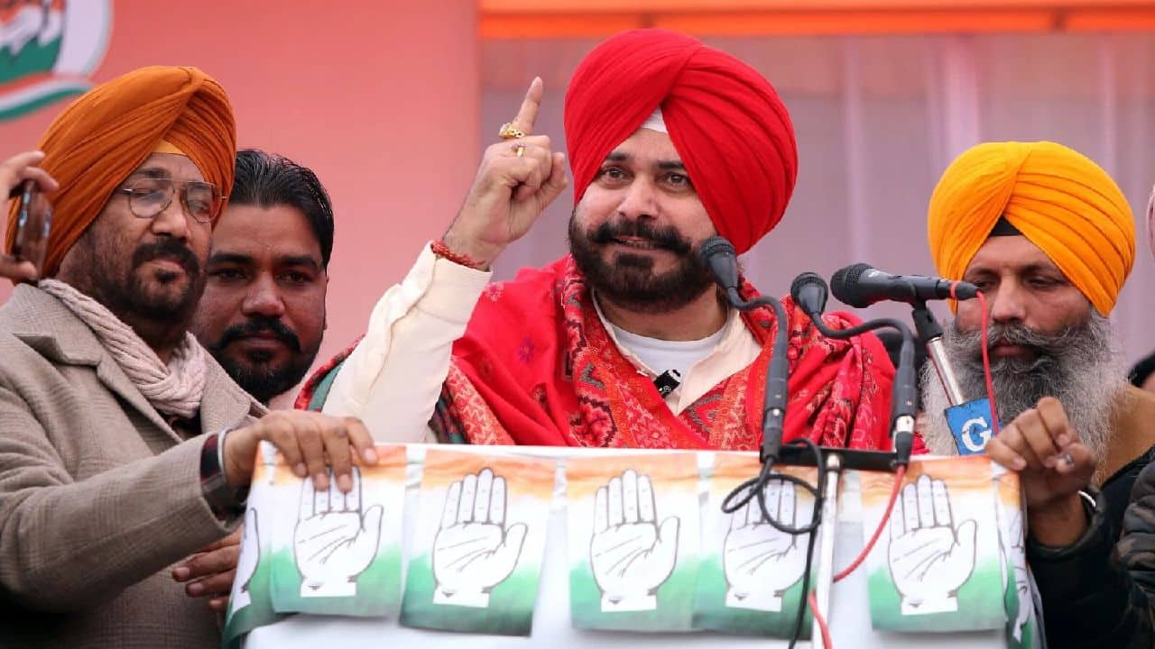 Navjot Singh Sidhu Navjot Singh Sidhu THROWN out of IPL 2025? Star cricketer reveals the truth