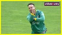 One ball. Three runs. Ab de Villiers pulls off a last-ball runout and crushes Australia Champions final hopes.