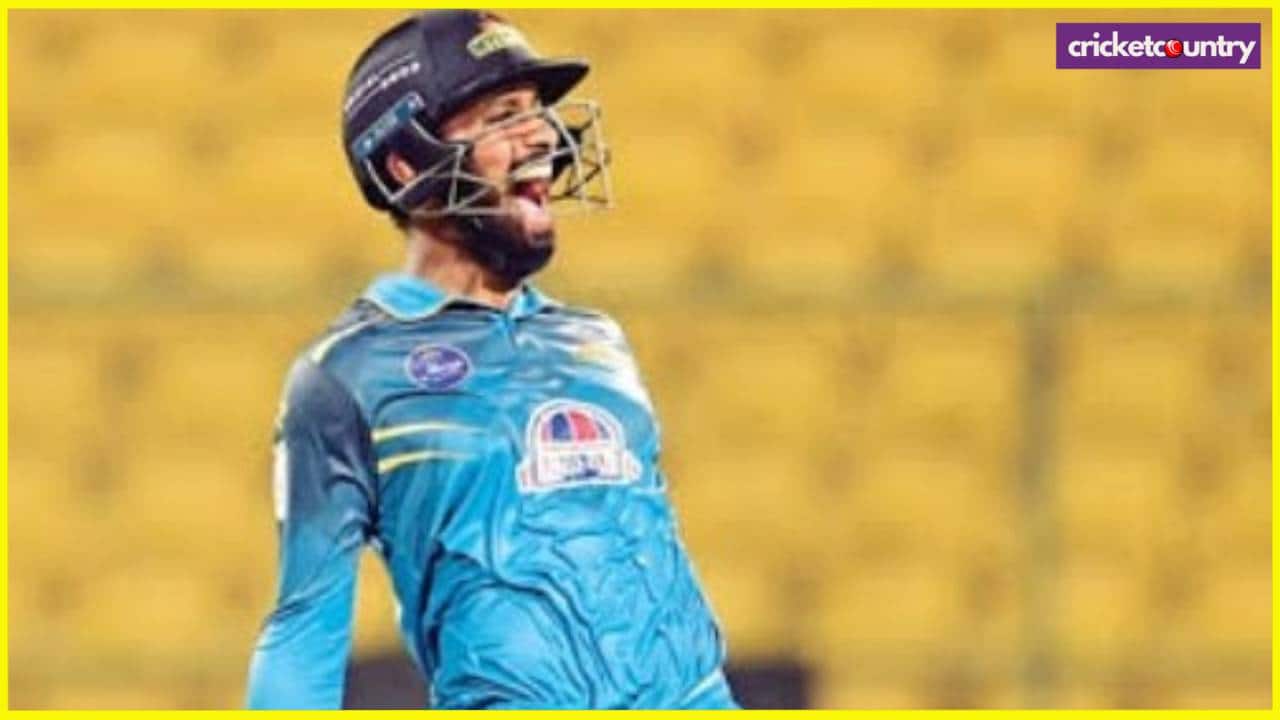 Smaran Ravichandran fifty