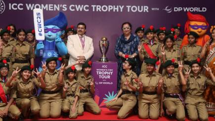 ICC Womens world cup trophy reached in indore fans become crazy