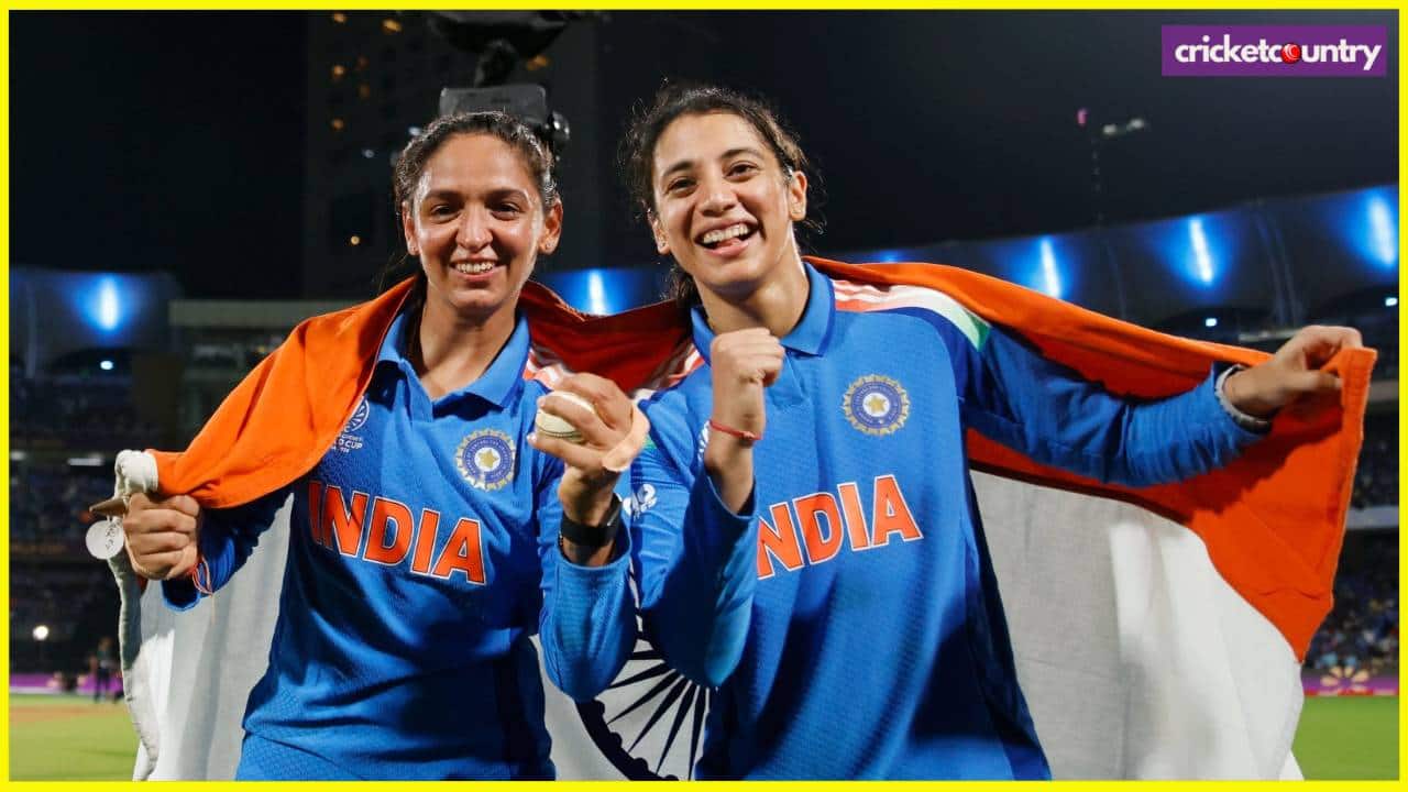 Smriti mandhana harmanpreet with flags