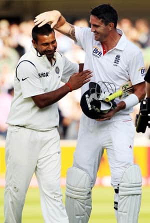 Pietersen, Praveen shine on second day of Lord's Test Pietersen, Praveen shine on second day of Lord's Test