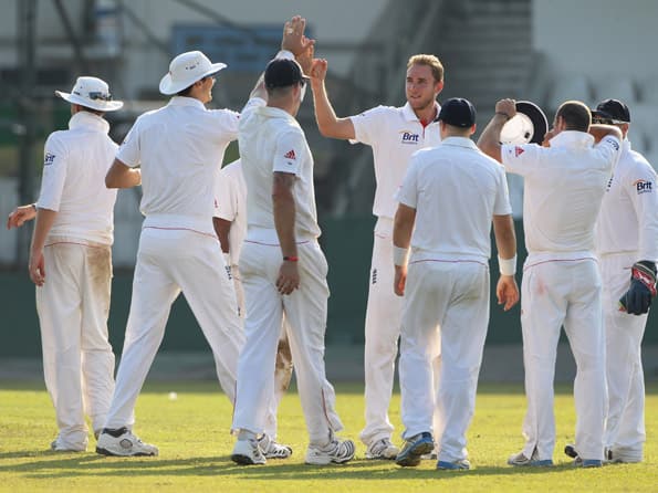 Anderson, Broad strikes leave Sri Lanka reeling in first session Anderson, Broad strikes leave Sri Lanka reeling in first session