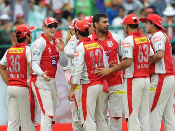 Praveen, Awana restrict Chennai Super Kings to 120 Praveen, Awana restrict Chennai Super Kings to 120