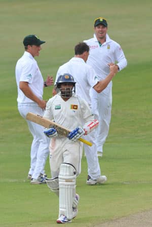 Sri Lanka lose openers after hammering by SA