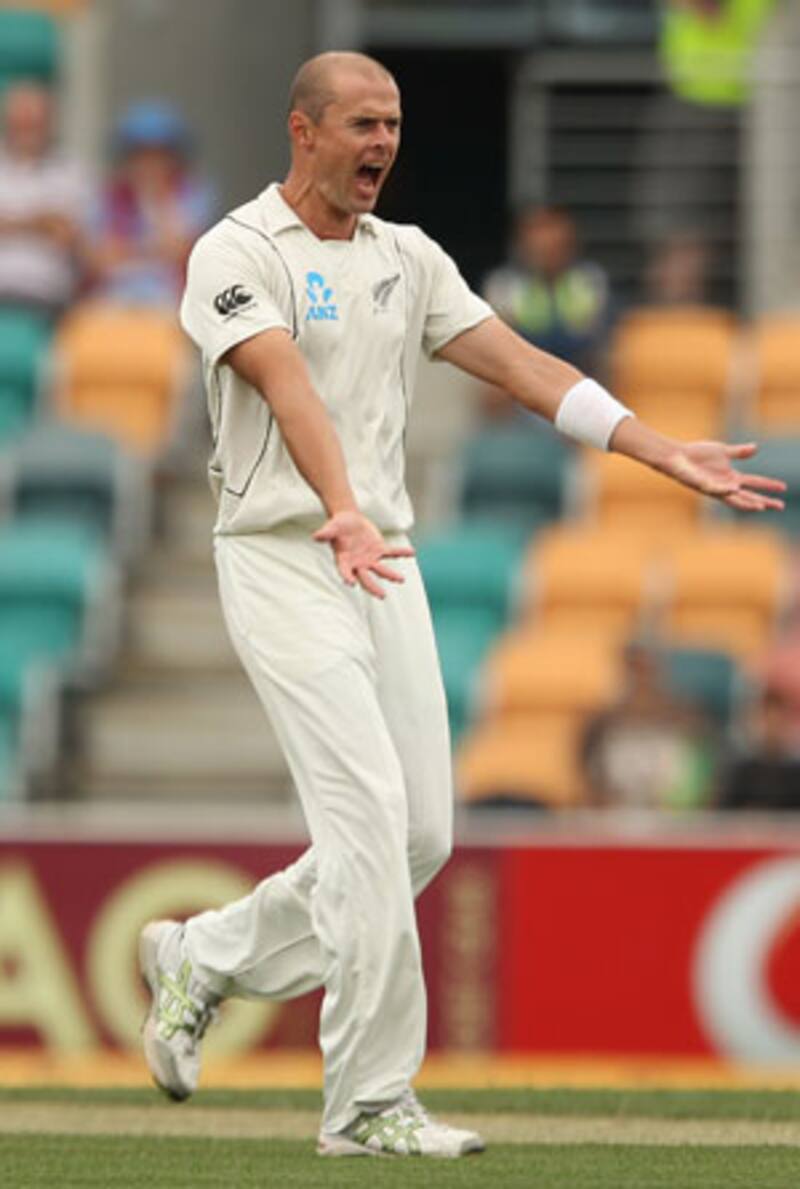 New Zealand take lead as Australia are bowled out on day two
