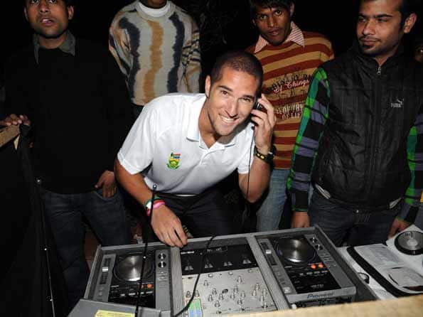 IPL 2012: Wayne Parnell defends himself and Rahul Sharma in rave party case IPL 2012: Wayne Parnell defends himself and Rahul Sharma in rave party case