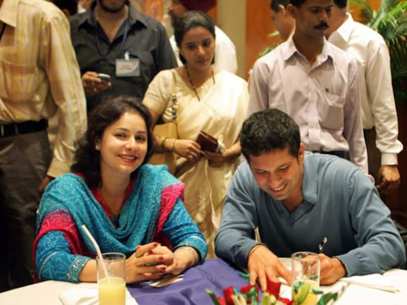 Sachin Tendulkar visits Sonia Gandhi at her residence